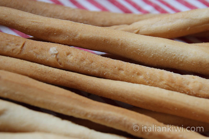 Grissini (Homemade Breadsticks) | Italian Kiwi