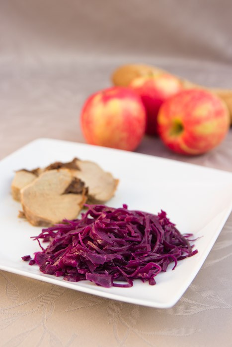Redcabbage and apple