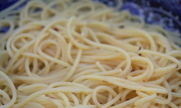 Spaghetti with olive oil, garlic and chiles