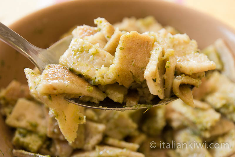 How To Make Pesto At Home | Italian Kiwi