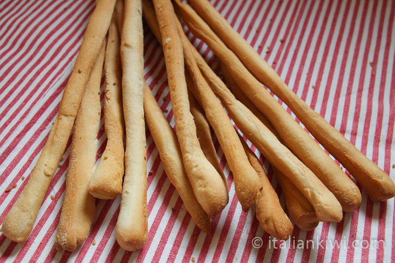 Grissini (Homemade Breadsticks) | Italian Kiwi