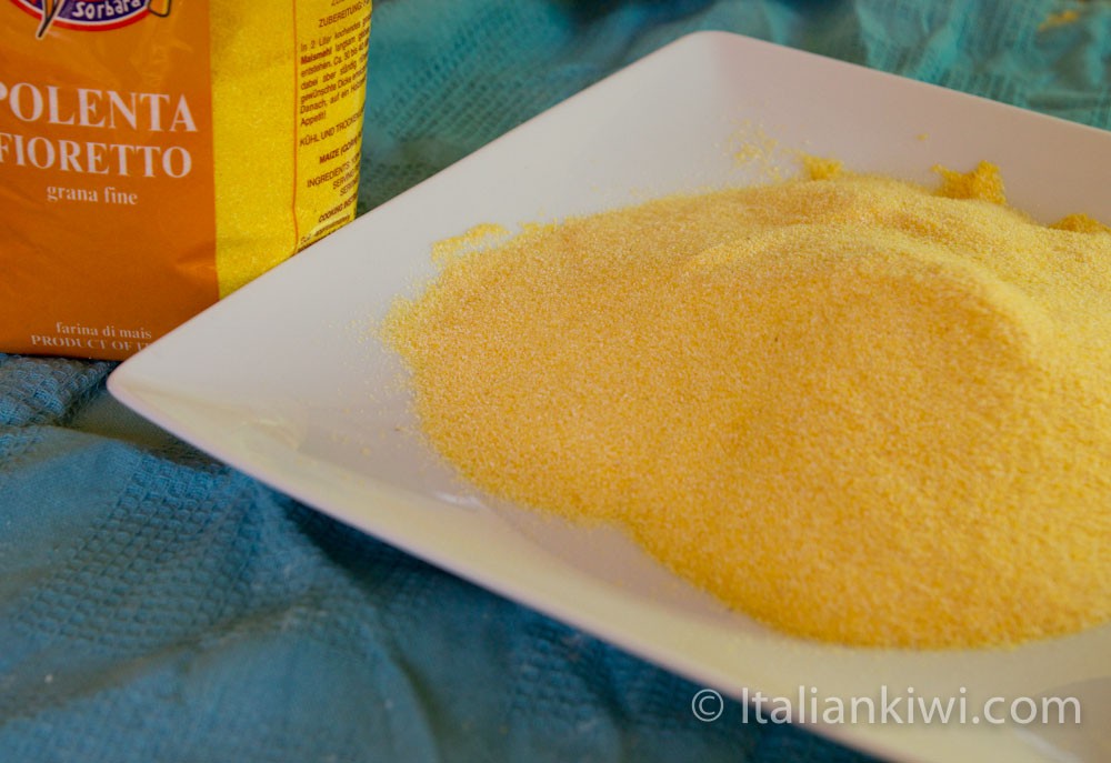 Fine polenta flour