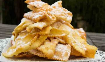 Chiacchiere (Crunchy Italian Carnaval Treats)