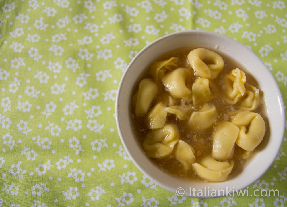 Tortellini in brodo