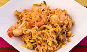 Pad Thai with Shrimp and Tofu