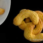 Crumiri - crunchy cornmeal cookies