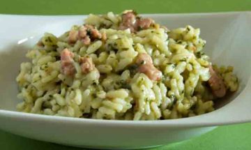 Risotto with beer, sausage and spinach