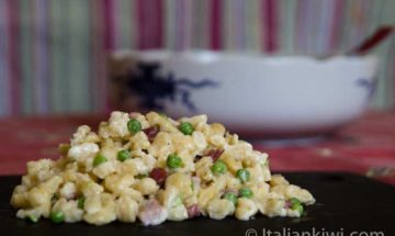 Spaetzle with cream, peas, and bacon
