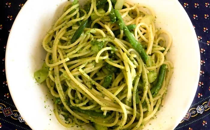 Spaghetti with pesto, potatoes, and green beans