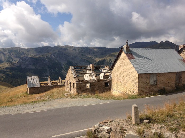 Col de Fourches, ruined baracks