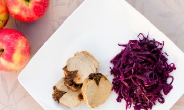 Red cabbage and apple